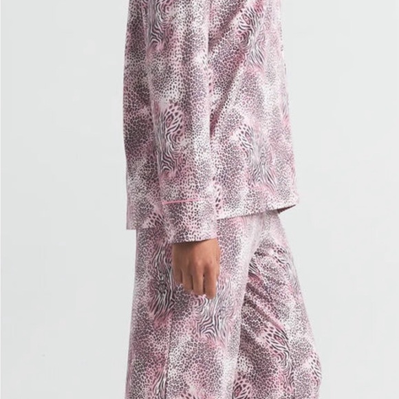 Skims Valentines Day- bloom Pajamas NWT - Picture 8 of 11